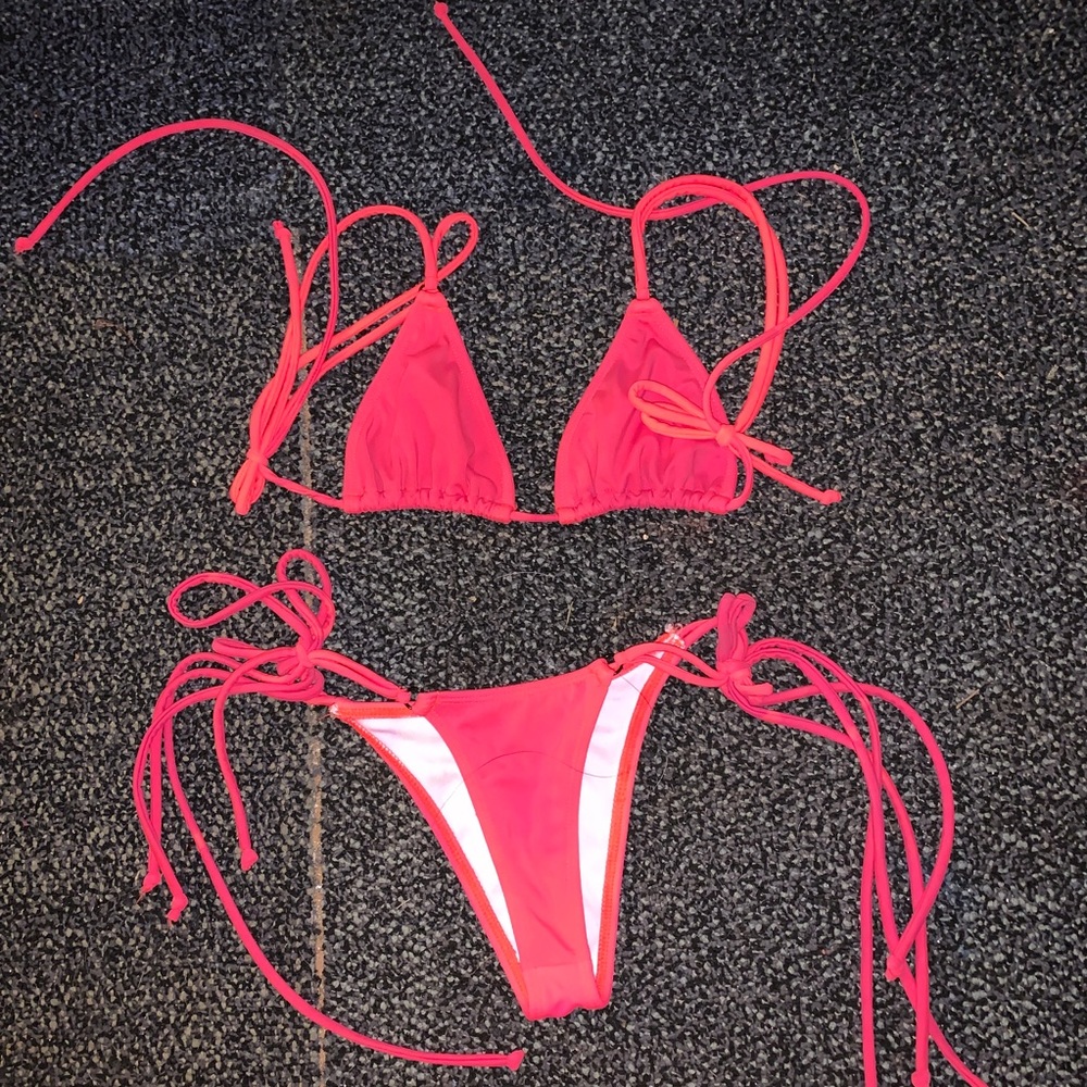 Coulbourne bikini set